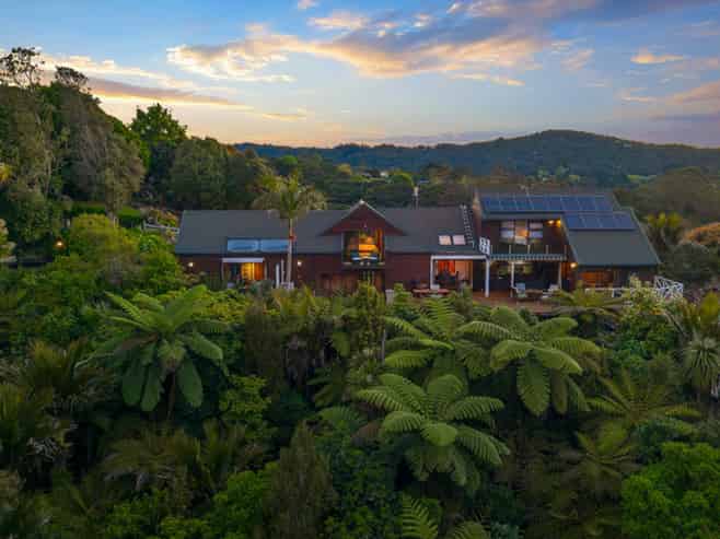 33 Puketaha Road, Swanson