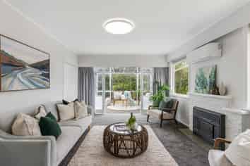 27 Lynda Avenue, Paparangi