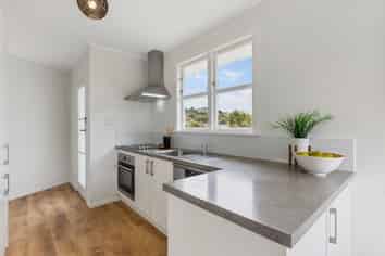 27 Lynda Avenue, Paparangi