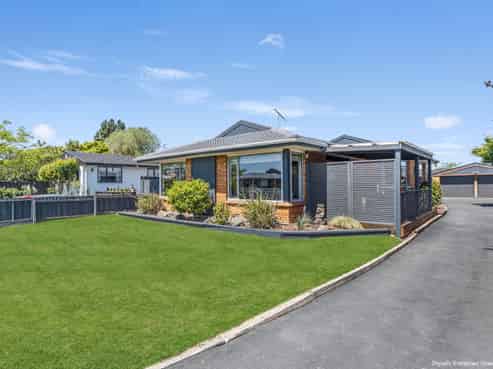 37 Sarabande Avenue, Redwood