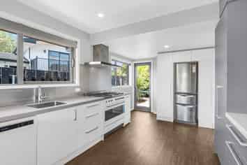 37 Sarabande Avenue, Redwood