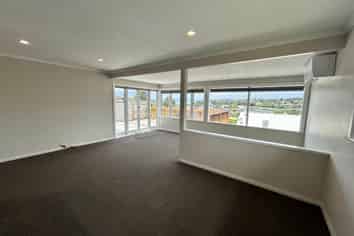 41 Woodlands Crescent, Browns Bay