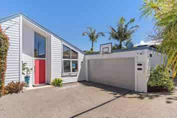 232 Riddell Road, Glendowie