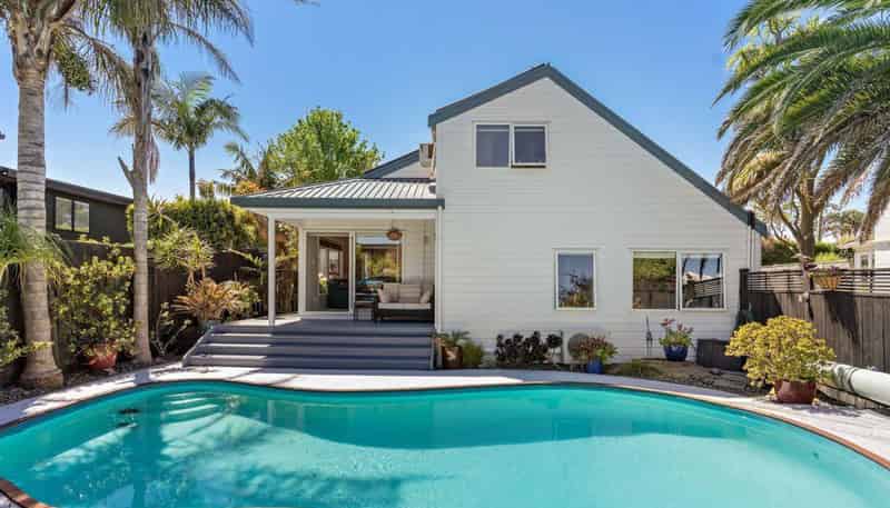 232 Riddell Road, Glendowie