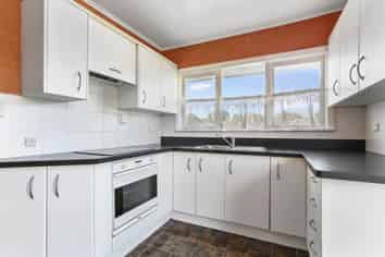 8/22A Cornwall Park Avenue, Epsom