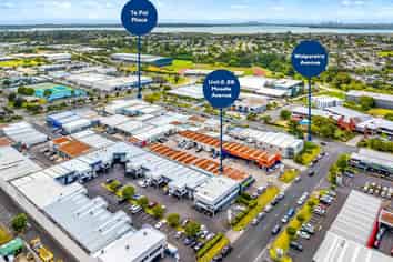 HIGH STUD INDUSTRIAL - CHRISTMAS SPECIAL
