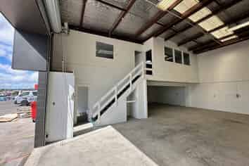 HIGH STUD INDUSTRIAL - CHRISTMAS SPECIAL
