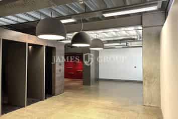 237M² OFFICE WITH MODERN INDUSTRIAL CHARACTER