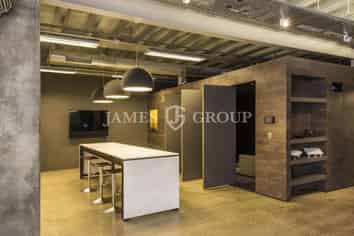 237M² OFFICE WITH MODERN INDUSTRIAL CHARACTER