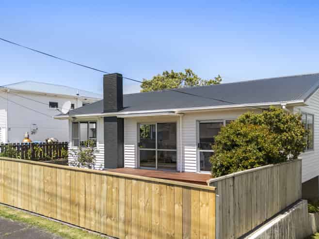 7 York Crescent, Westown