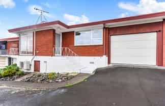 2/127 White Swan Road, Mount Roskill