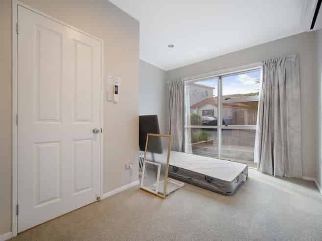 2/16 Costar Place, Wiri