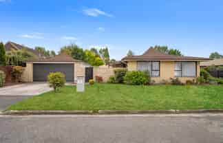 49 Yellowstone Crescent, Burwood