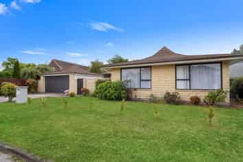 49 Yellowstone Crescent, Burwood