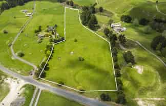 156 and 17 Link Road, Wairakei