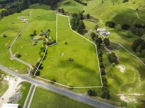 156 and 17 Link Road, Wairakei