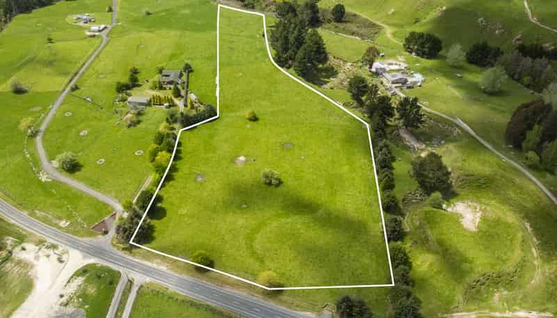 156 and 17 Link Road, Wairakei
