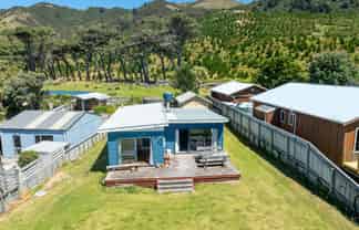 1129 Mataikona Road, Mataikona