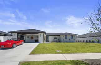 8 Te Taniwha Road, One Tree Point