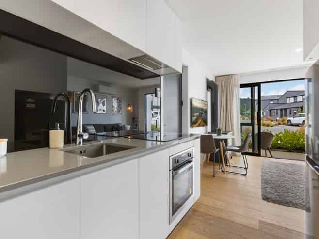 17C Kidds Way, Albert Town