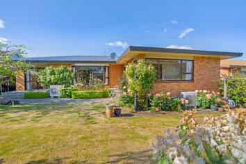 12 Hamilton Avenue, Winton