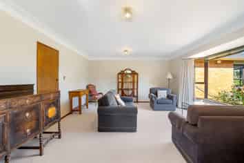 12 Hamilton Avenue, Winton