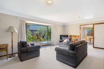 12 Hamilton Avenue, Winton