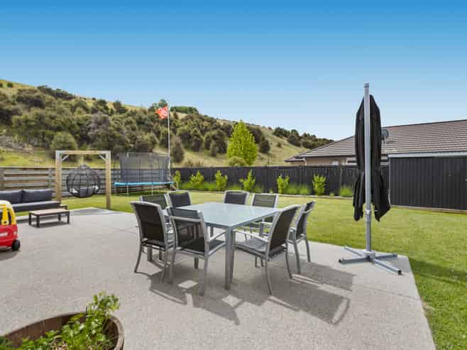 10 Rifleman Street, Albert Town