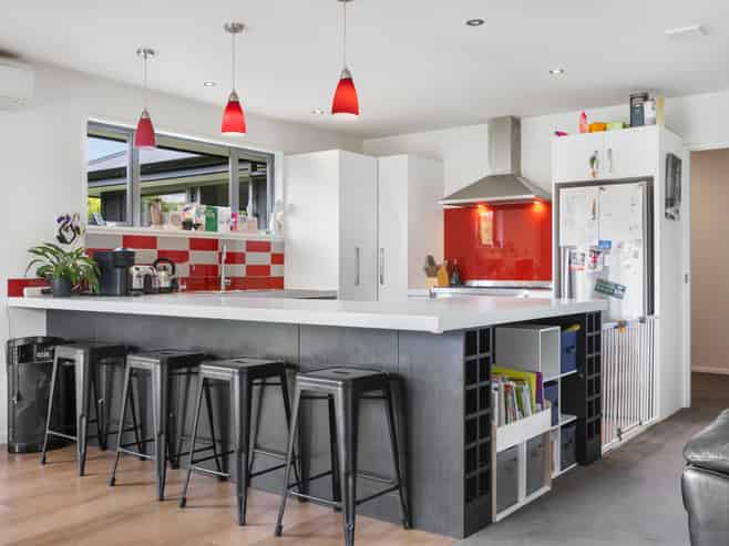 10 Rifleman Street, Albert Town