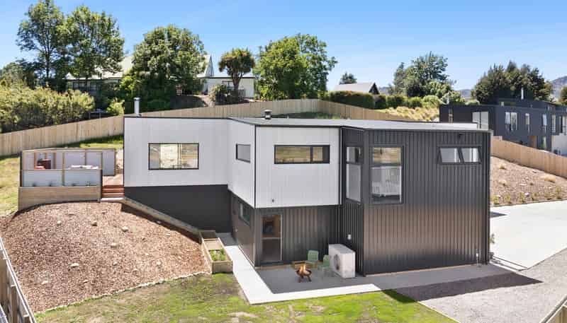 3 Waxeye Lane, Lake Hawea