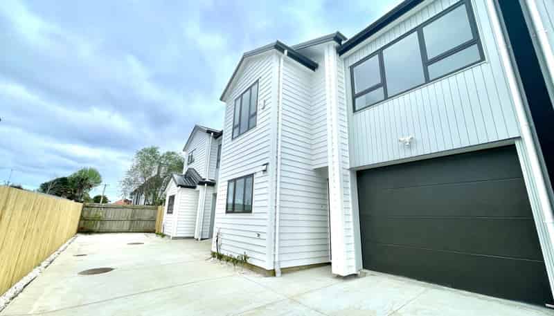 4/15 Holland Avenue, Point England