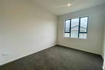 4/15 Holland Avenue, Point England