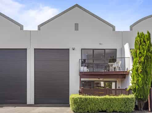 7/10A Airborne Road, Rosedale