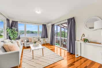 11 Beazley Ave, Paparangi