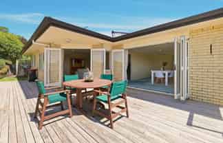 111 Sapphire Drive, Hairini