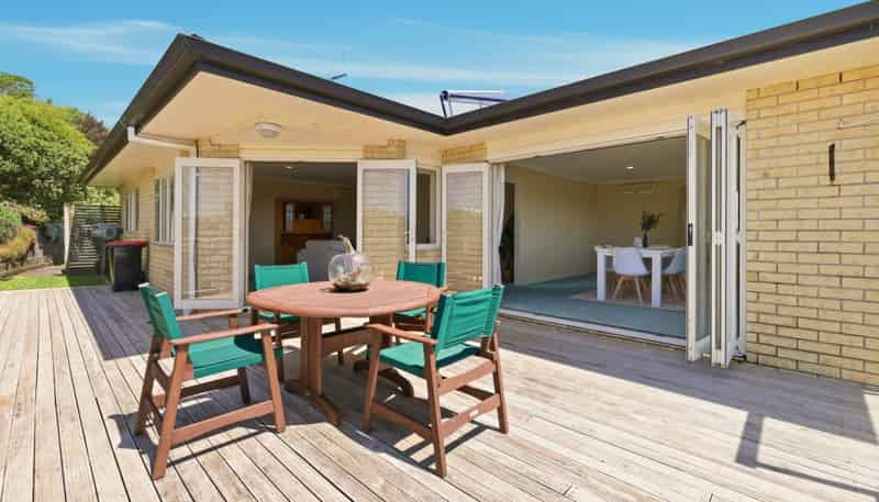 111 Sapphire Drive, Hairini