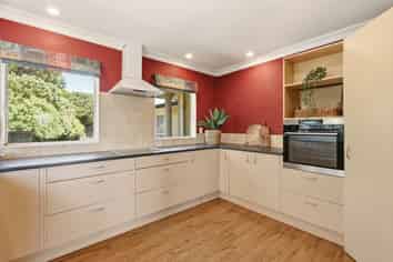 111 Sapphire Drive, Hairini