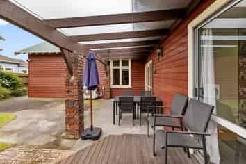 42 Maltby Avenue, West End