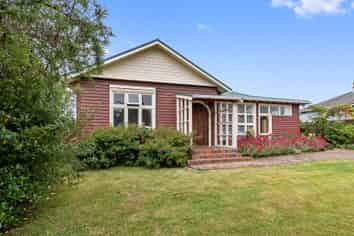 42 Maltby Avenue, West End