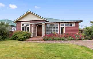 42 Maltby Avenue, West End