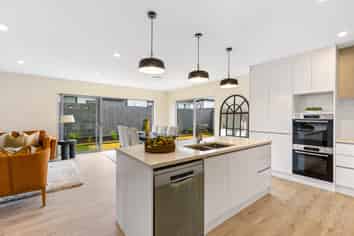 6 Tipu Crescent, Milldale