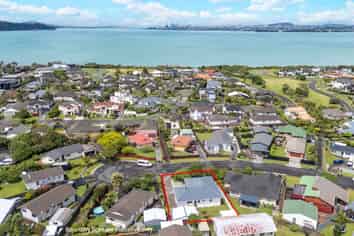 12 Glenhaven Place, Te Atatu Peninsula