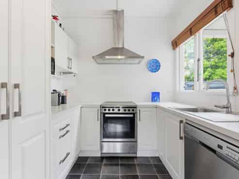 124 Anzac Parade, Whanganui East