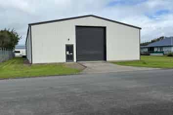 For lease - 560m2 (approx.) storage/warehouse