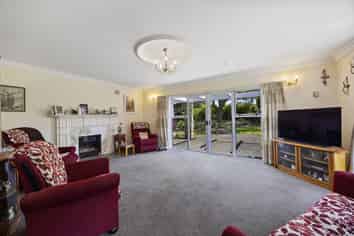 136 Bird Road, Stratford