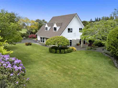 136 Bird Road, Stratford