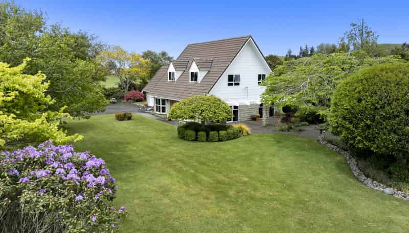 136 Bird Road, Stratford