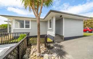 26 Jane Grove, Paparangi