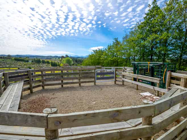 182 Malling Road, Redwood Valley