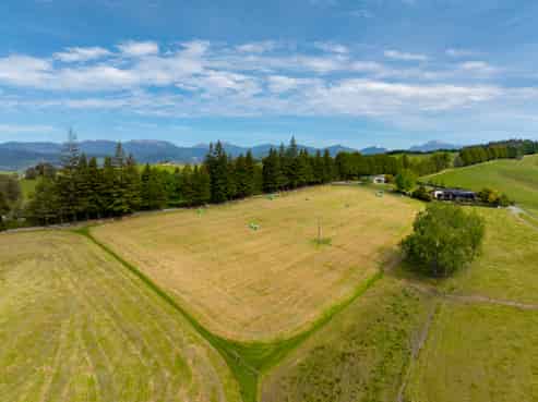 182 Malling Road, Redwood Valley